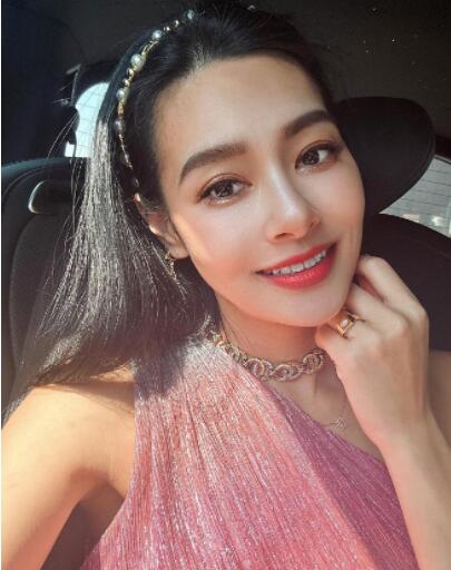 「这段话超级有声音！尤其是「妹妹啊」、「你穿搭得很适合 潮牌游戏互动（40岁女星王思佳被呛年纪大别穿亮色 果断晒辣照反击）
