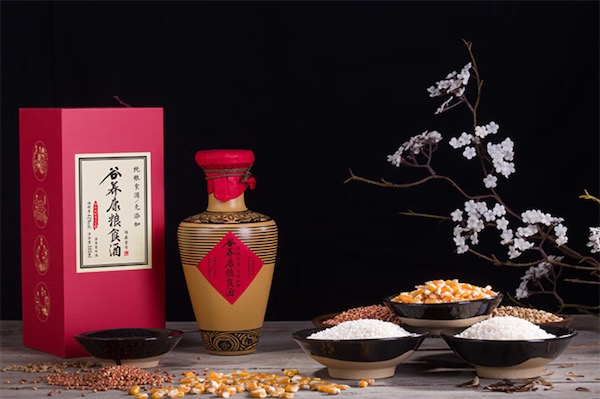  3、外观颜值区别 最后是两者包装外观的颜值差别 潮牌冬季如何御寒提醒（谷养康陶藏壹号和叁号的区别是什么）