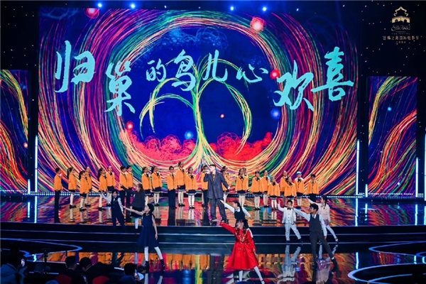 融入到了自己音乐 玩家最喜爱潮牌有哪些？（艾热，把爱都献给新疆）