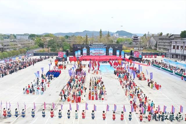 著名歌手史琪玮应邀参加2023中华民族服饰展演暨2023阆中汉服纪演出 街拍潮牌推荐（著名歌手史琪玮应邀参加2023中华民族服饰展演暨2023阆中汉服纪演出）
