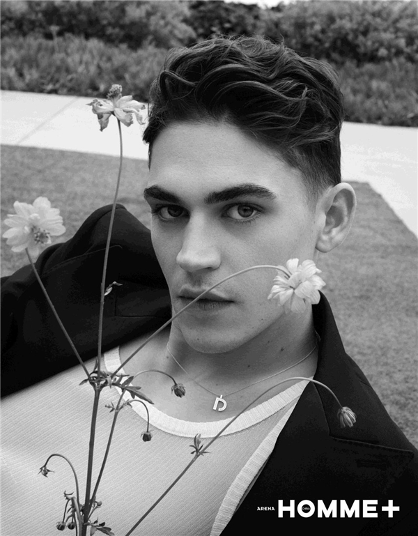 Hero Fiennes Tiffin亚洲首刊!携手DR钻戒亮相《Arena Homme+ China》 潮牌冬季如何御寒提醒（Hero Fiennes Tiffin亚洲首刊!携手DR钻戒亮相《Arena Homme+ China》）