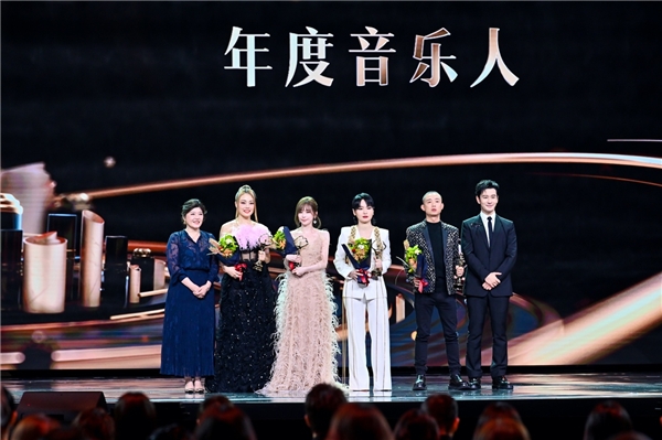 ” 爱奇艺《中国说唱巅峰对决2》开赛在即 2023年最新流行（斩获七项权威大奖后 GAI周延再度荣获“微博年度说唱歌手”奖）