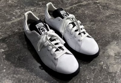 这双 Stan Smith 并未如过往 Y-3 Stan Smith Zip 一般被重塑 2023潮牌新款推荐（Y-3 版的 Stan Smith 鞋款？预计今夏发售）