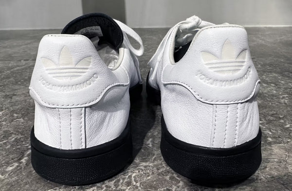 这双 Stan Smith 并未如过往 Y-3 Stan Smith Zip 一般被重塑 2023潮牌新款推荐（Y-3 版的 Stan Smith 鞋款？预计今夏发售）
