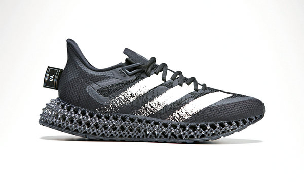 带来两种独特轮廓：Y-3 ULTRABOOST LIGHT 和 Y-3 RUNNER 4D FWD 2023年最新流行（山本耀司 Y-3 最新推出跑步鞋系列）