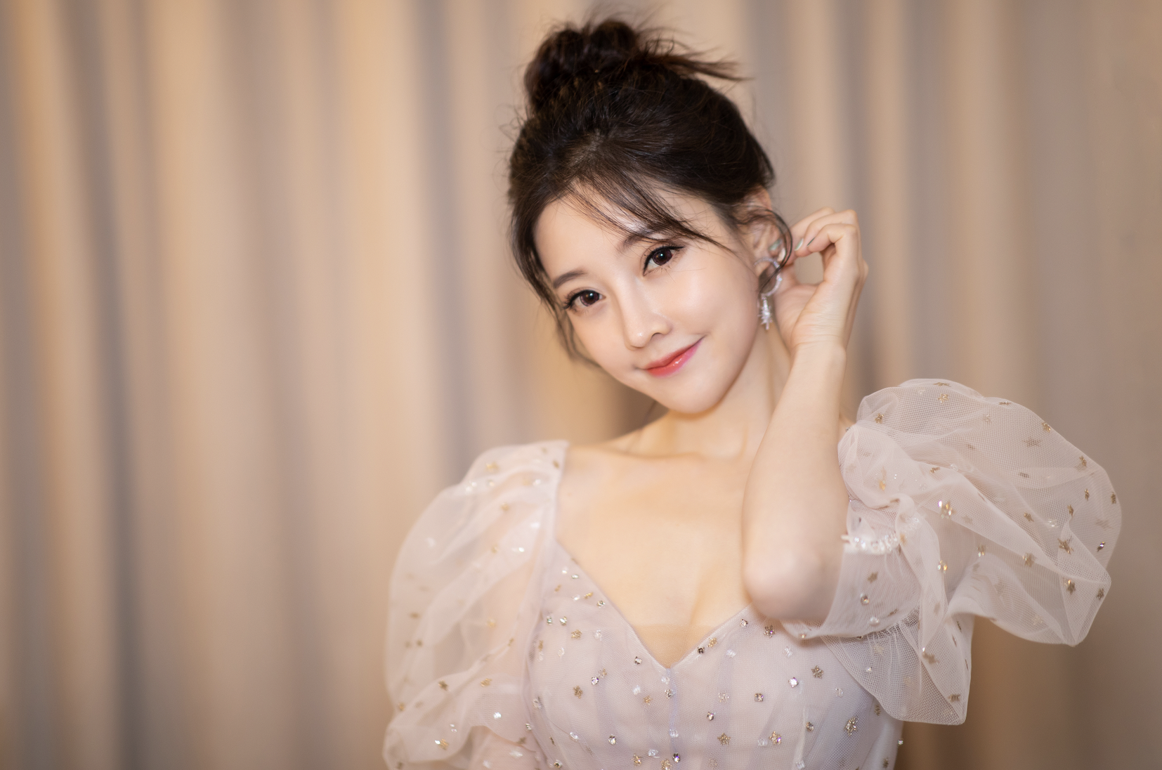 爱企查显示冯提莫投资成立传媒公司 潮牌冬季如何御寒提醒（爱企查显示冯提莫投资成立传媒公司）