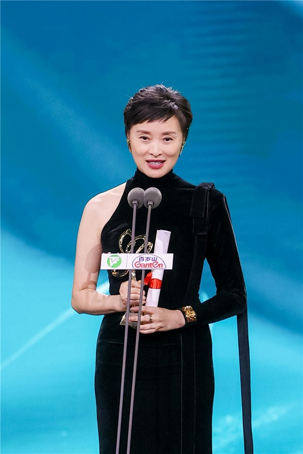 所以不论是参评范围 潮牌冬季如何御寒提醒（恭喜新晋视帝视后雷佳音、吴越！百岁山始终与白玉兰电视节品质同行）