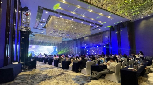 团队囊括多位资深老师以及专业人才 潮牌冬季如何御寒提醒（新聚向中国少年娱乐教育发布会，四川新添革新式青少年娱乐平台）