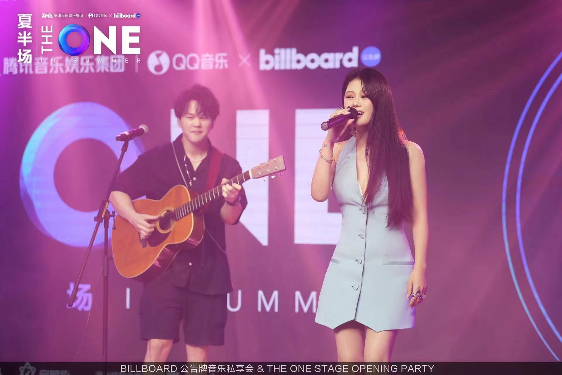 唱出对音乐的热爱；全能女歌手陈卓璇则用清澈的嗓音演绎了新专辑中的《二十》和《天窗》 哪种潮牌品牌（Billboard公告牌携手腾讯音乐开启「夏半场」音乐私享会 袁娅维TIA RAY、郑伟杰Nigel、陈卓璇等深情献唱）