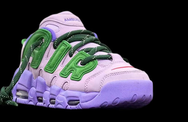 AMBUSH x Nike Air More Uptempo Low 联名鞋款之前已经有黑黄配色曝光 2023年最新流行（AMBUSH x Nike Air More Uptempo Low 最新配色「Lavender」）