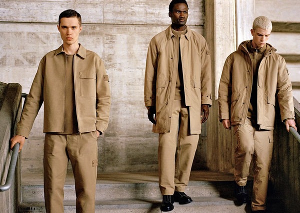 拥有深米、海军蓝等同色系配色 哪种潮牌品牌（Stone Island石头岛 2023 最新秋冬「Ghost Pieces」系列开售）