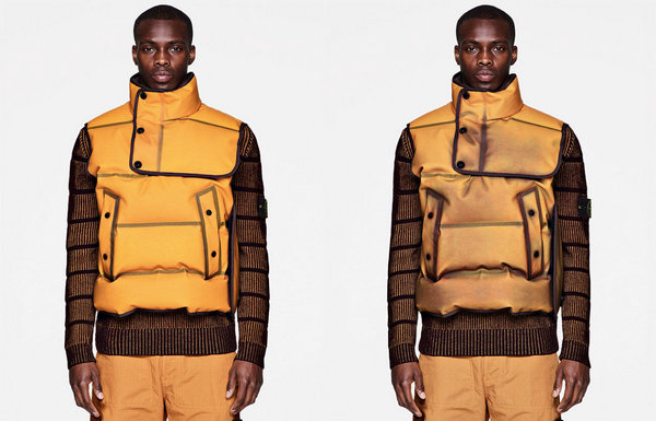 现在 Stone Island 将微胶囊化的活性颜料注入双层聚氨酯中 2023年最新流行（Stone Island 石头岛推出创新热反应夹克）